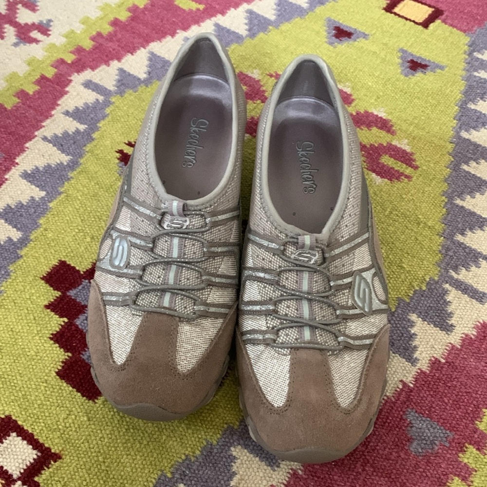 Sketchers Biker’s Lite Slip On Comfort Sneakers (Sz 9) Silver Suede